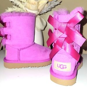 Ugg bailey bow boots toddler size 7